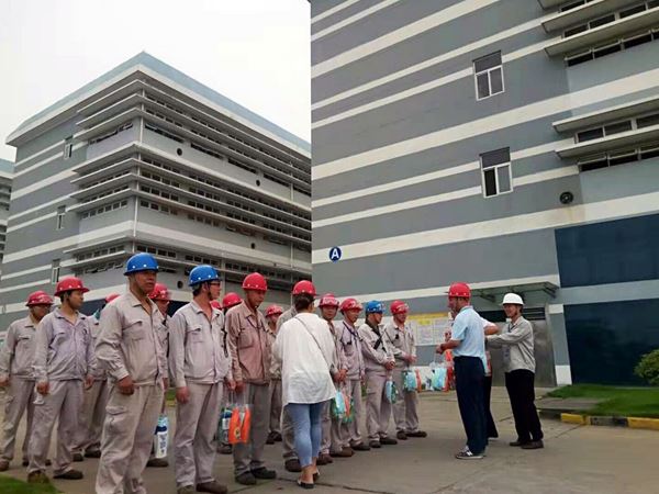 園區(qū)總工會送清涼，慧聚接棒暖人心